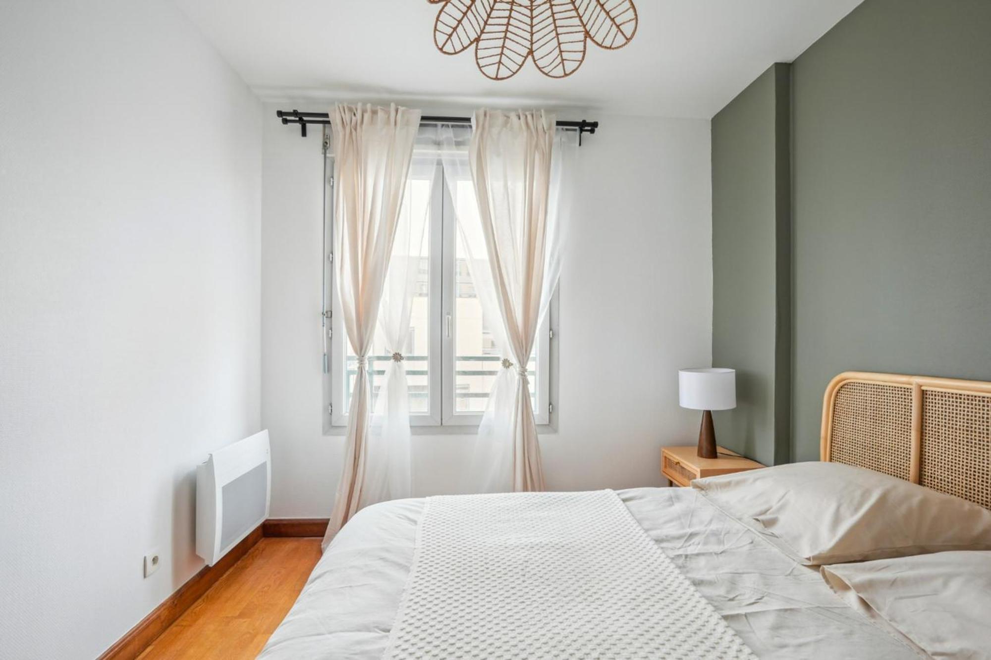 Charming 6-person Pied-a-terre In Cuire Apartamento *