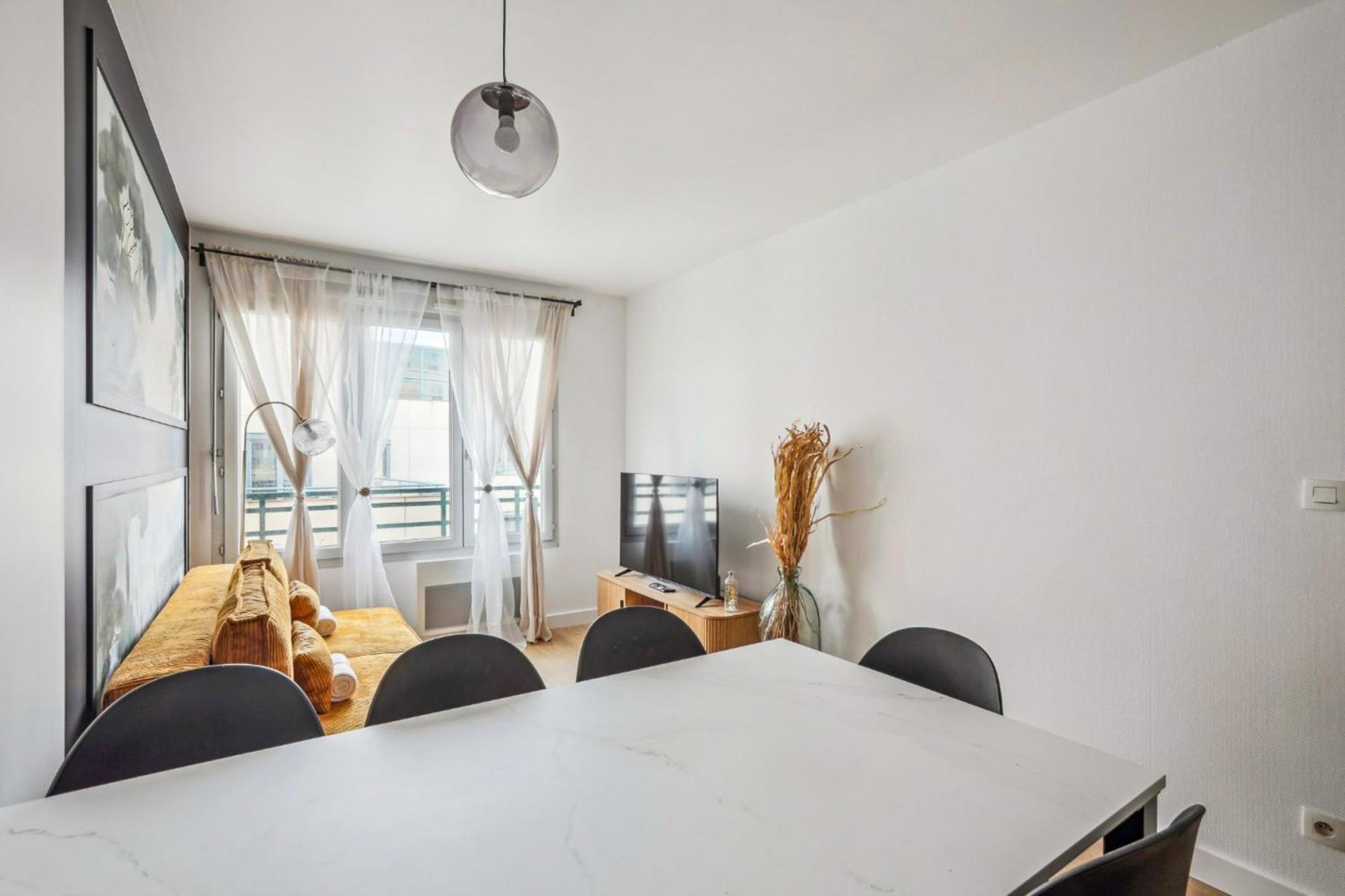 Charming 6-person Pied-a-terre In Cuire * Caluire-et-Cuire