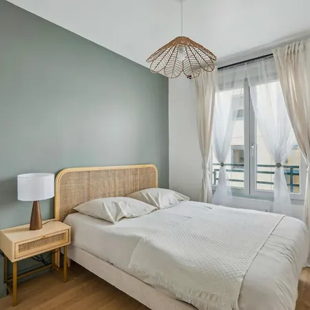 Appartement Charming 6-Person Pied-A-Terre In Cuire à Caluire-et-Cuire Extérieur photo