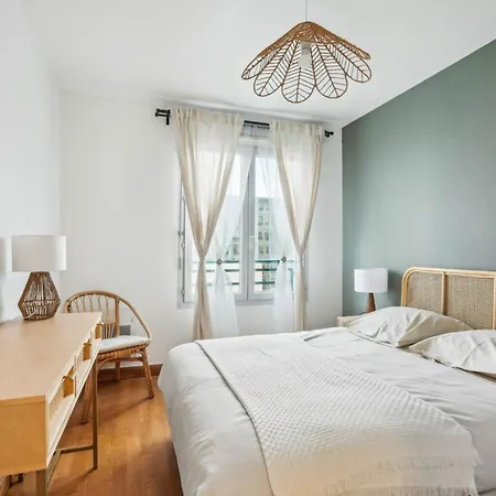 Appartement Charming 6-Person Pied-A-Terre In Cuire à Caluire-et-Cuire Extérieur photo