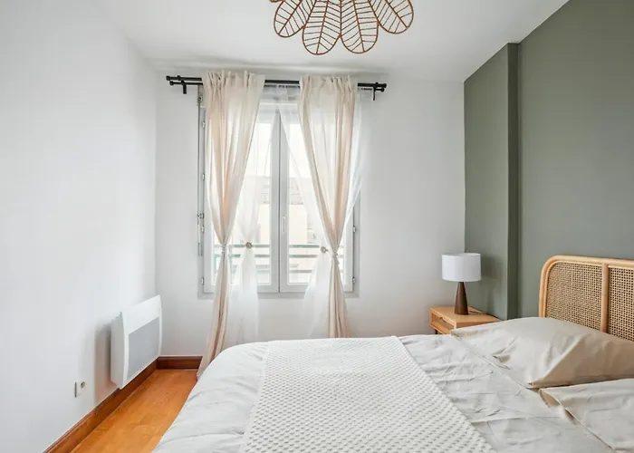 Charming 6-Person Pied-A-Terre In Cuire