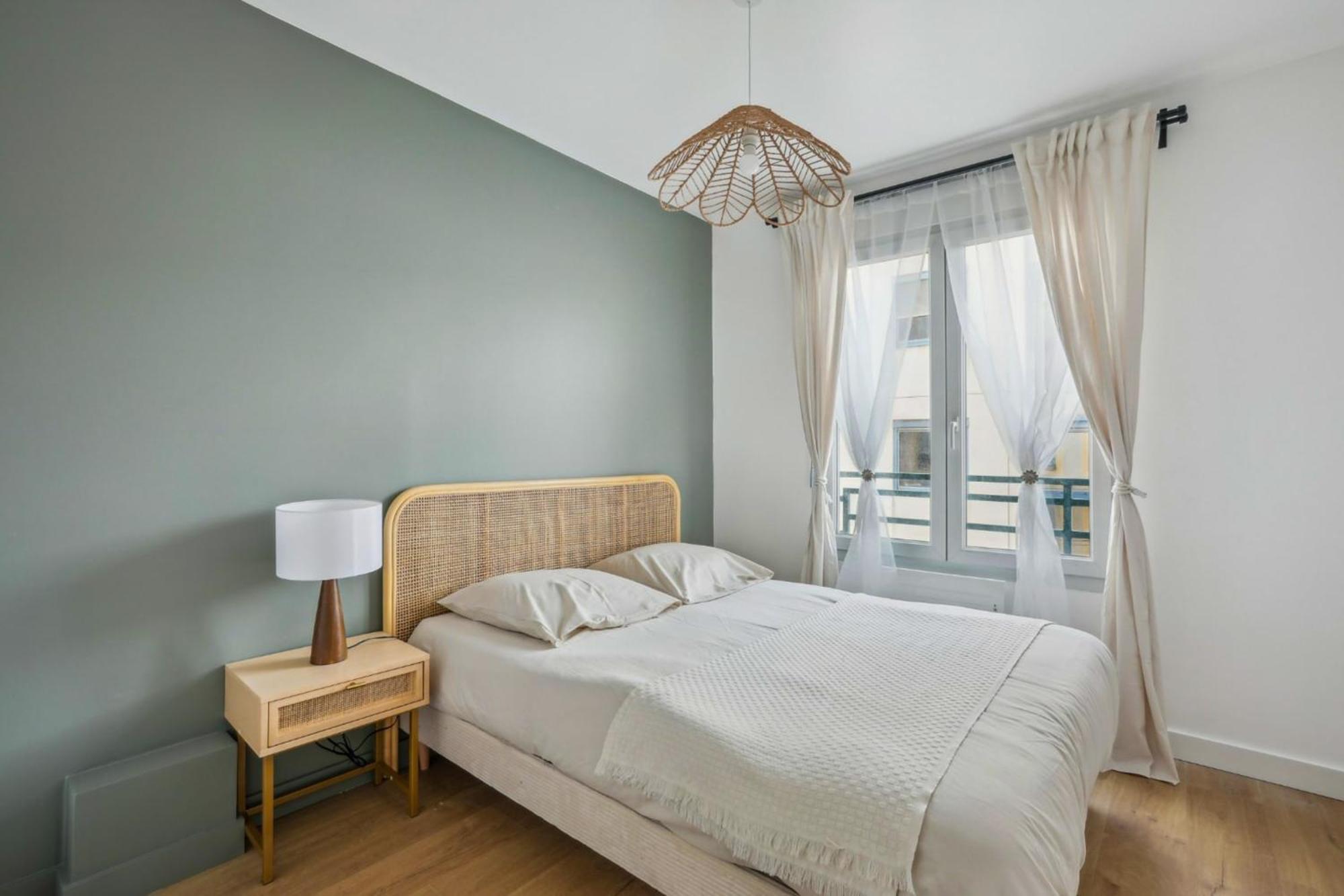 Charming 6-person Pied-a-terre In Cuire Appartement *