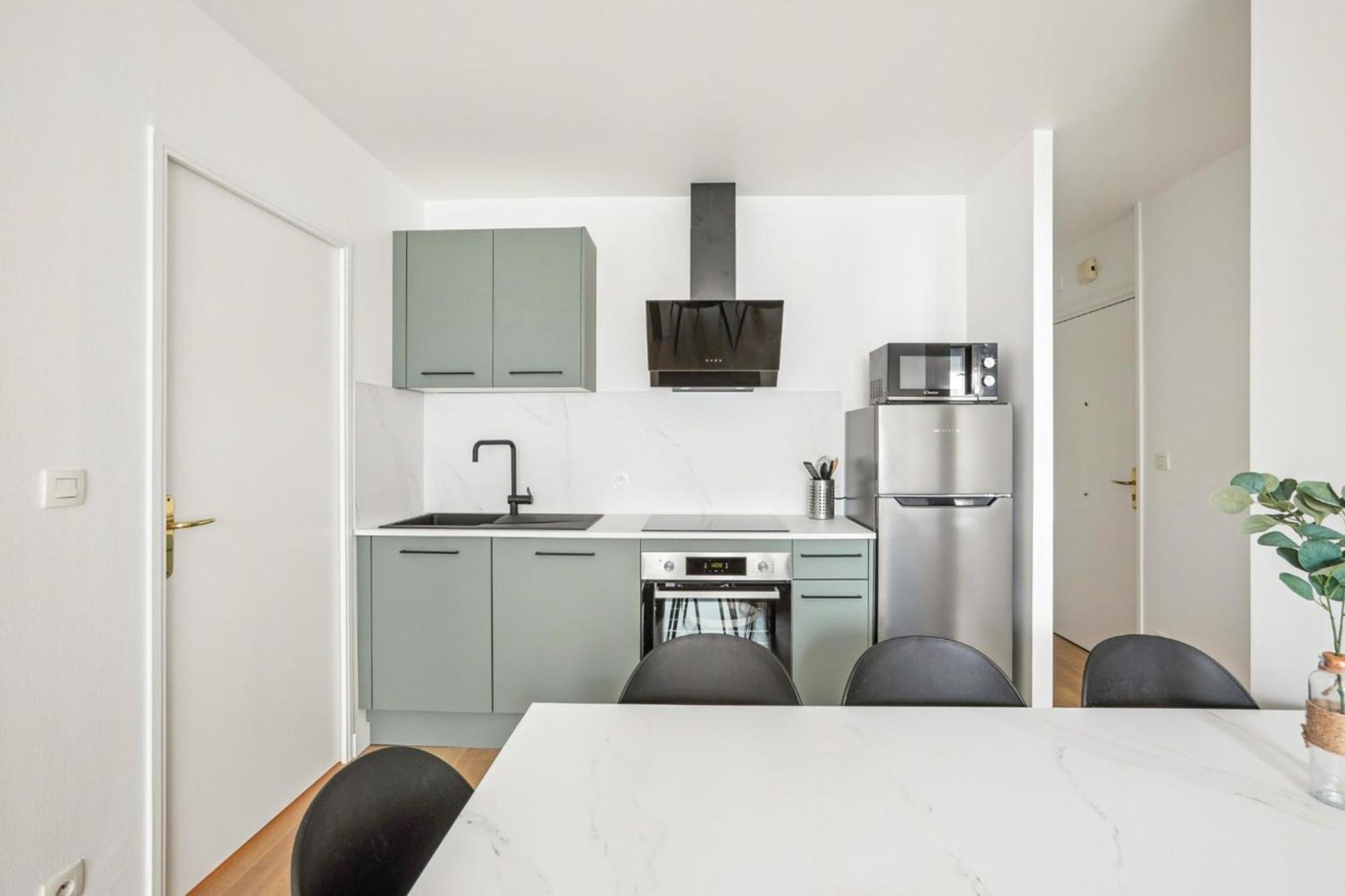 Charming 6-person Pied-a-terre In Cuire